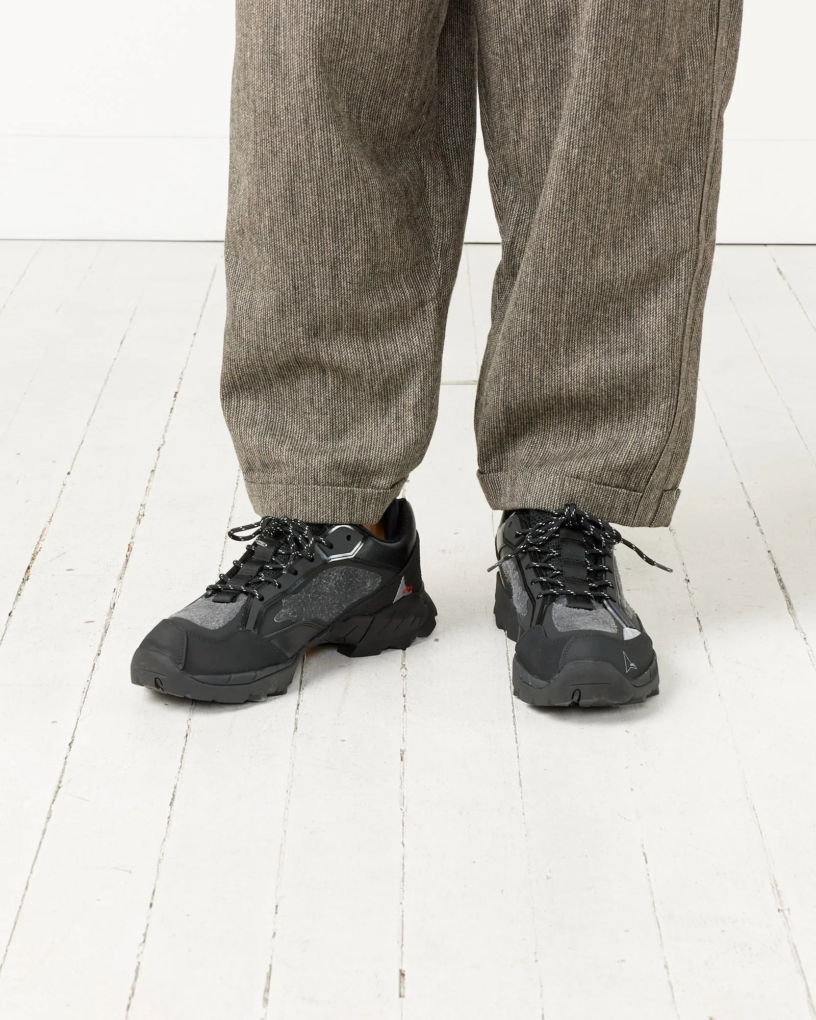 Lhakpa Sneaker