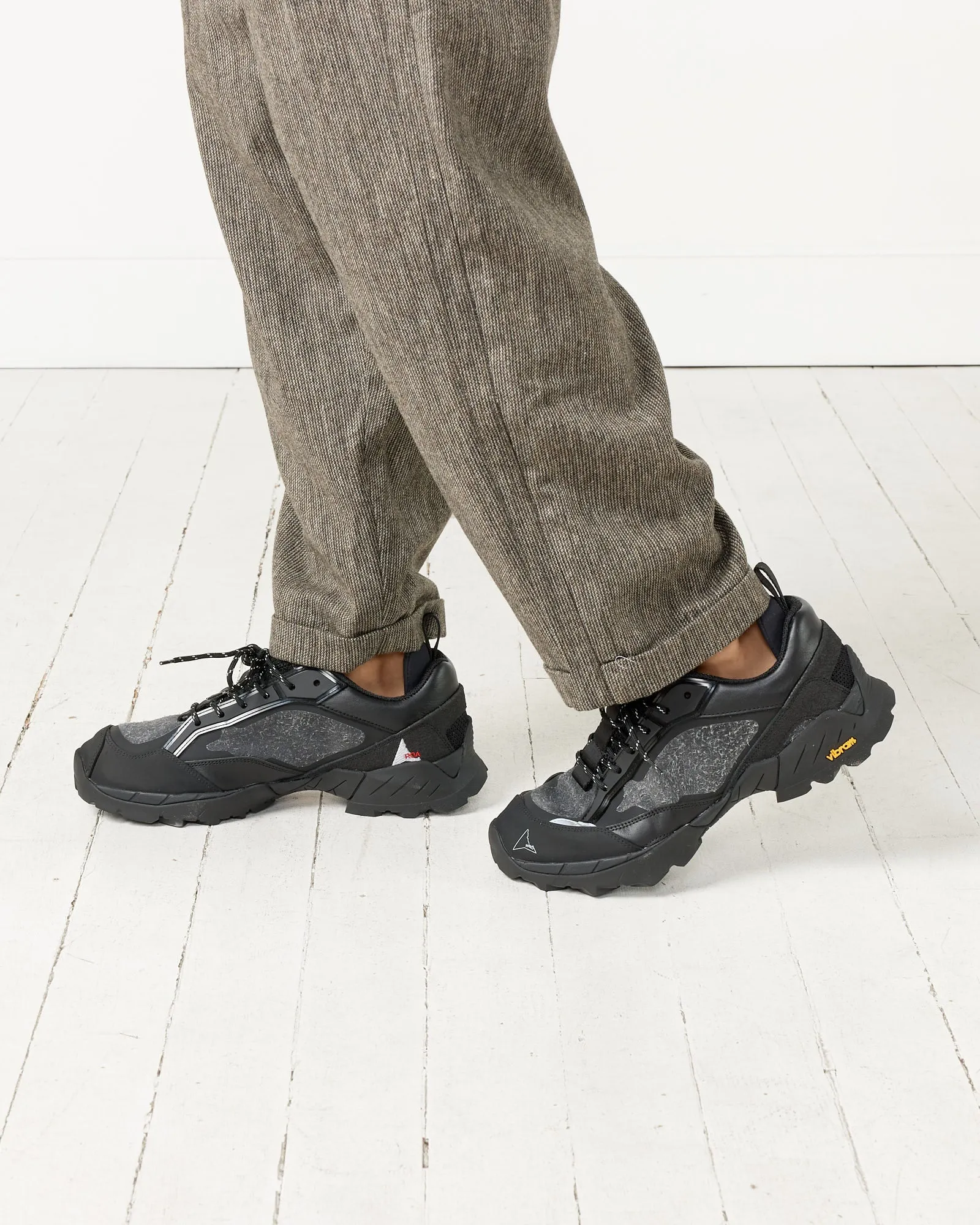 Lhakpa Sneaker