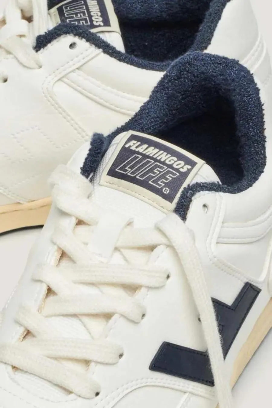 Retro 90s White Vanilla Navy