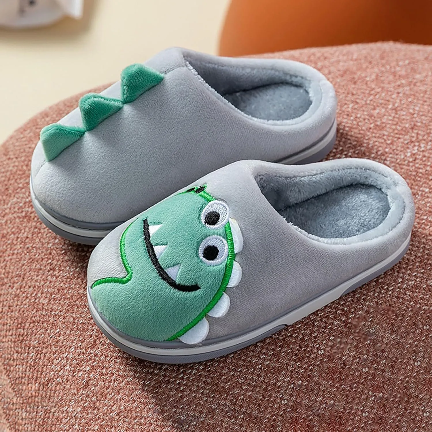 Toddler Boys Girls Dinosaur House Slippers with Fleece Lining Cozy Household Shoes Non-Slip Fuzzy Kids Shoes