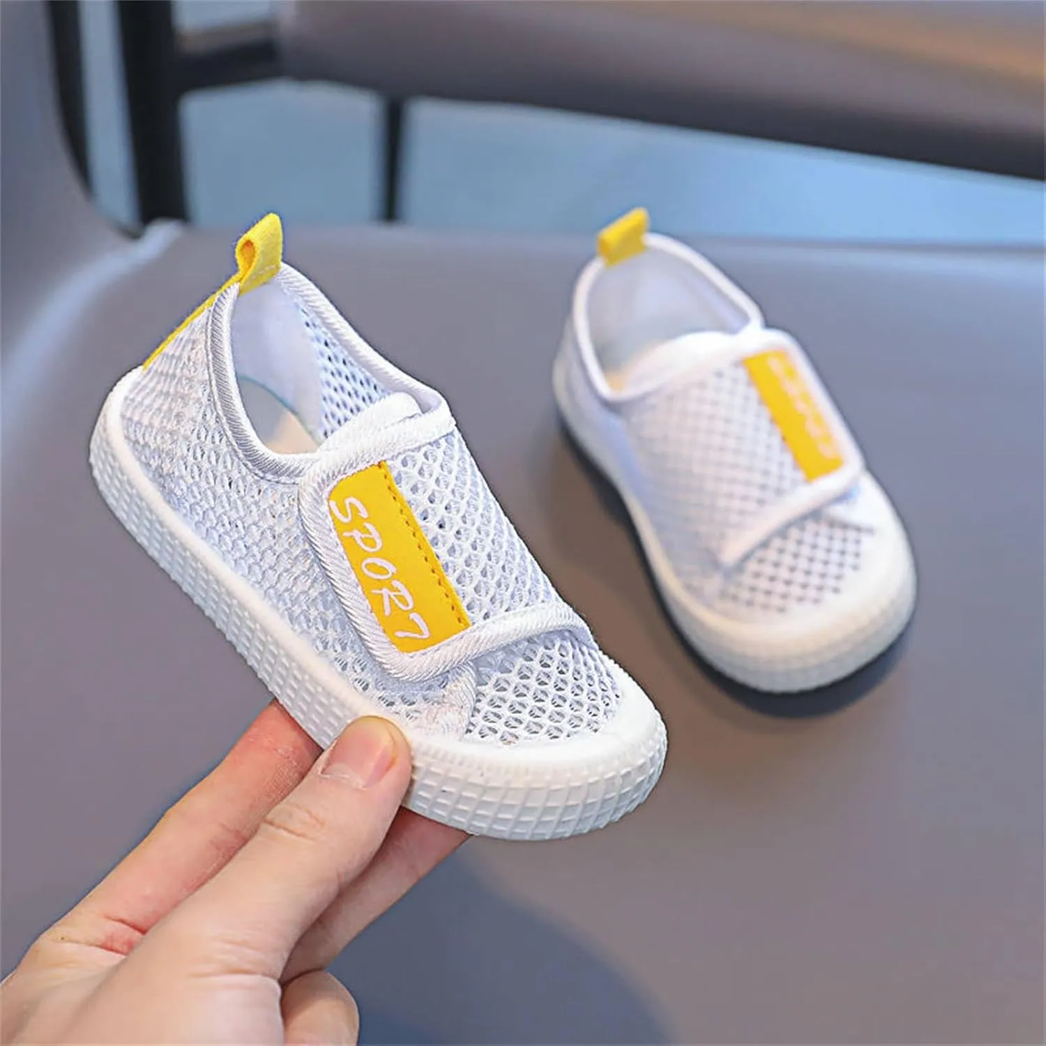 Toddler Water Shoes Qucik Dry Girl Boy Beach Sandals Comfy Lightweight Barefoot Walking Shoes Hollow Out Shoes