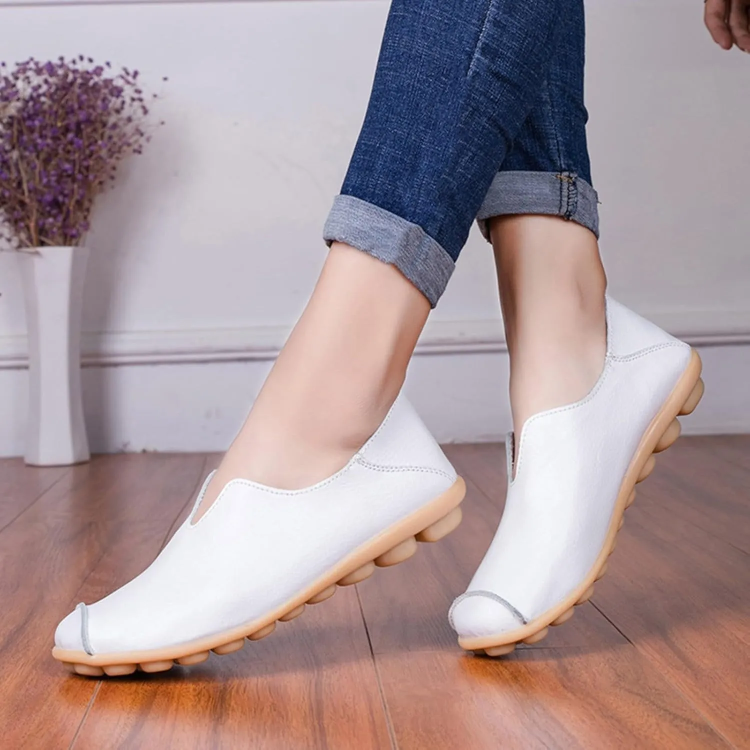 Women's Comfortable Loafers Comfort Walking Boat Shoes Non Slip Soft Leather Flat Sandals for Women Breathable Low Top Lightweight Athletic Outdoor Walking Shoes Driving Flats